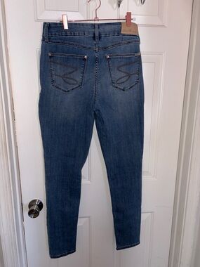 Seven7 Women's Skinny Jeans - Classic Blue Back Pocket Stitch